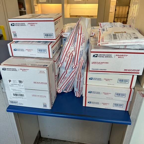 🌸🌸  Kelly Co is Live! Join the Show! Say Hello! 🌸🌸 - Picture 9 of 13